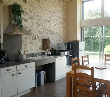 Les Charrieres Avec Casa de Férias Pouzauges