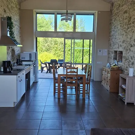Les Charrieres Avec Casa de Férias
